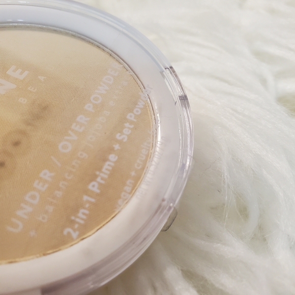 New Undone beauty under/over powder 2 in 1 prime + set powder by Ulta - Picture 3 of 10